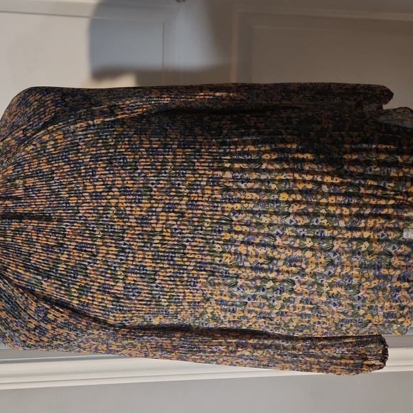 Ladies Zara XLg long sleeve - Picture 3 of 3